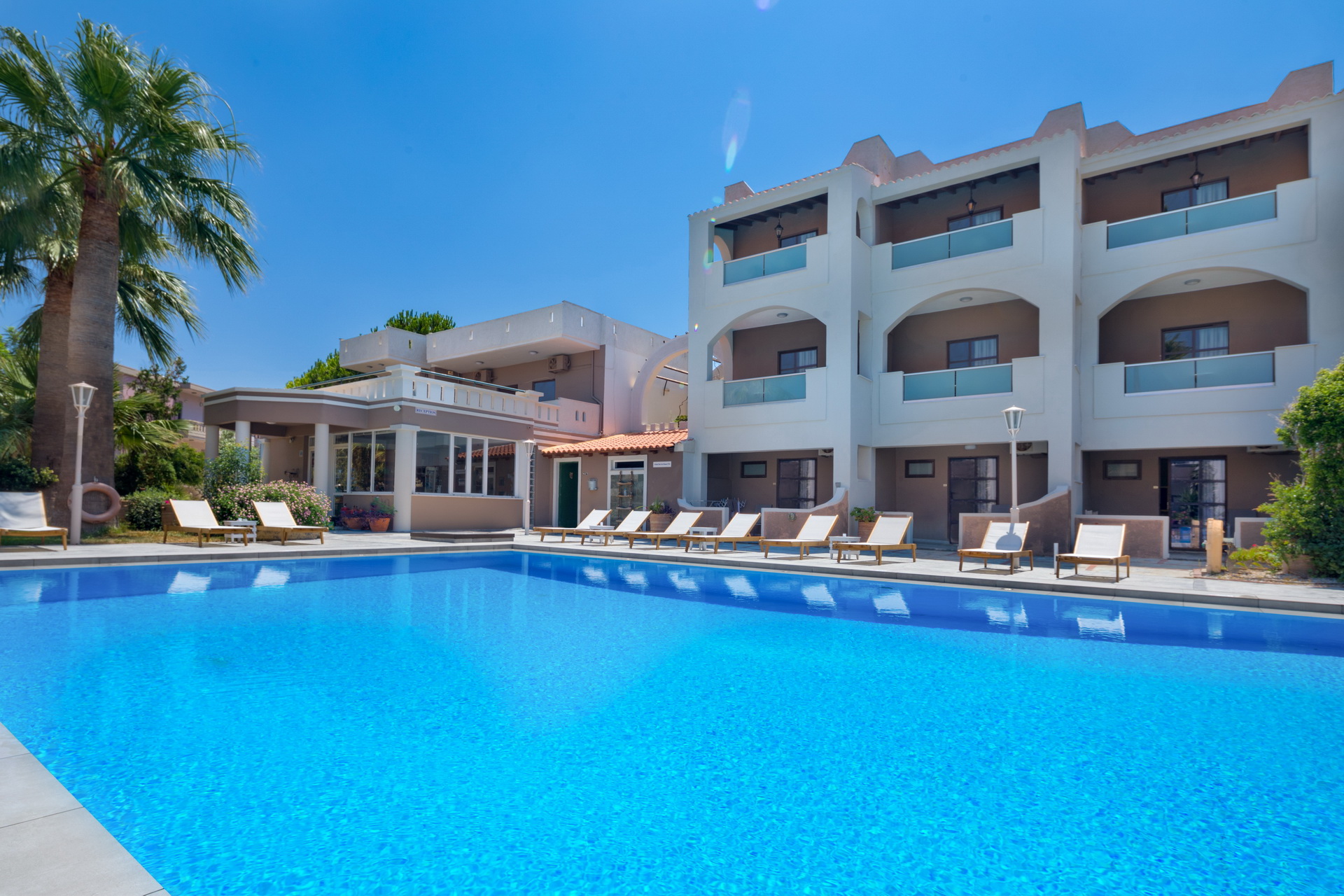 Pool and gardens – Nireas Hotel